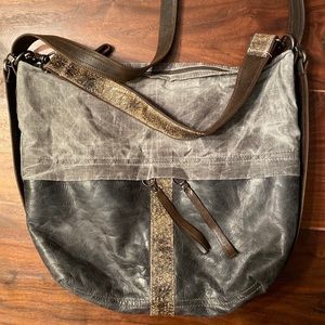 Rough and tumble large city safari